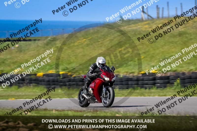anglesey no limits trackday;anglesey photographs;anglesey trackday photographs;enduro digital images;event digital images;eventdigitalimages;no limits trackdays;peter wileman photography;racing digital images;trac mon;trackday digital images;trackday photos;ty croes
